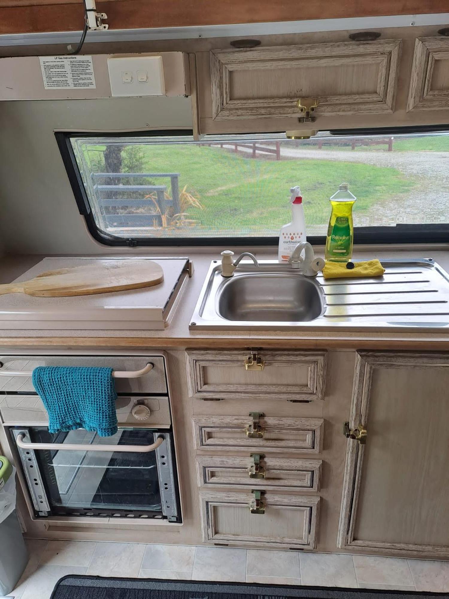 Koru Beachfront Holiday Cabins & Hot Tub 베리타운 외부 사진